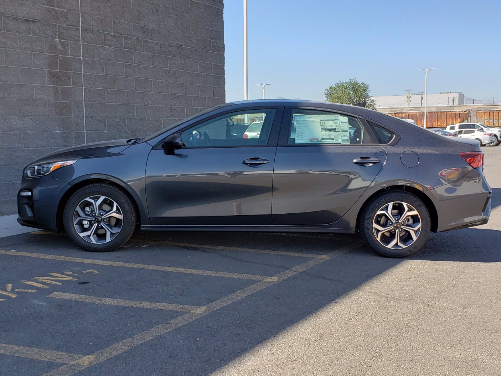 New 2021 Kia Forte LXS FWD 4dr Car