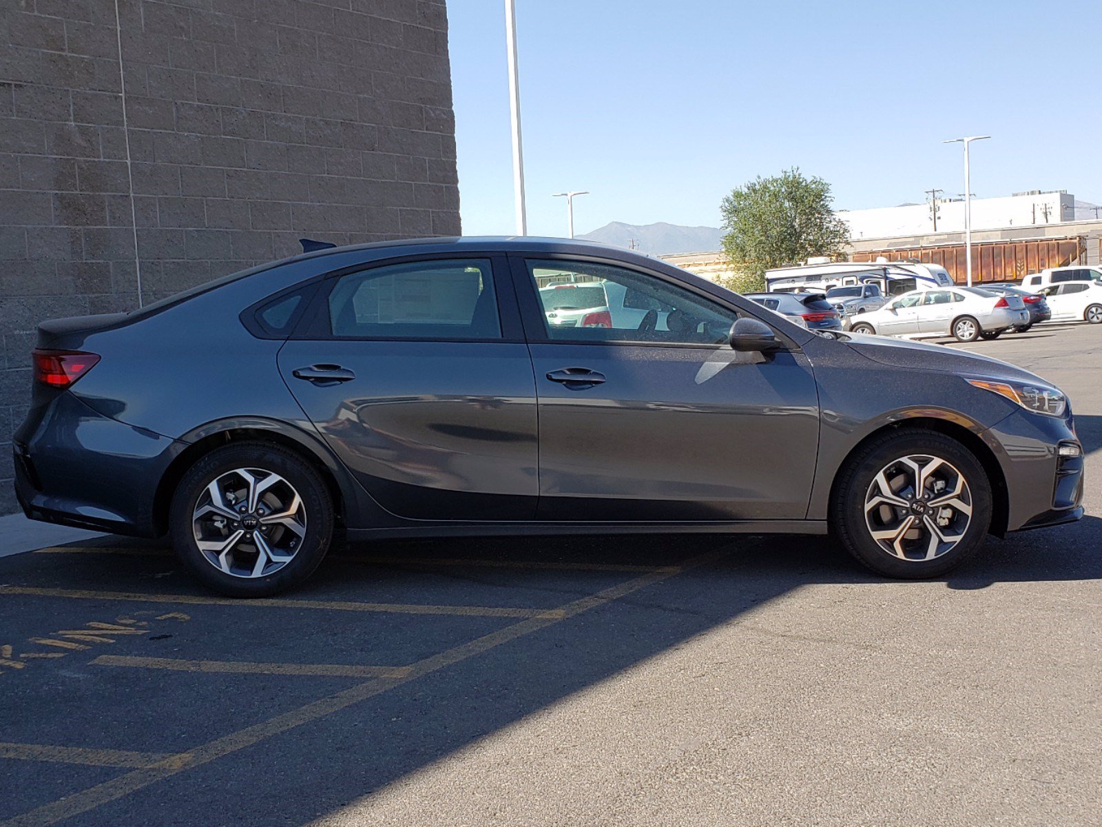 New 2021 Kia Forte LXS FWD 4dr Car