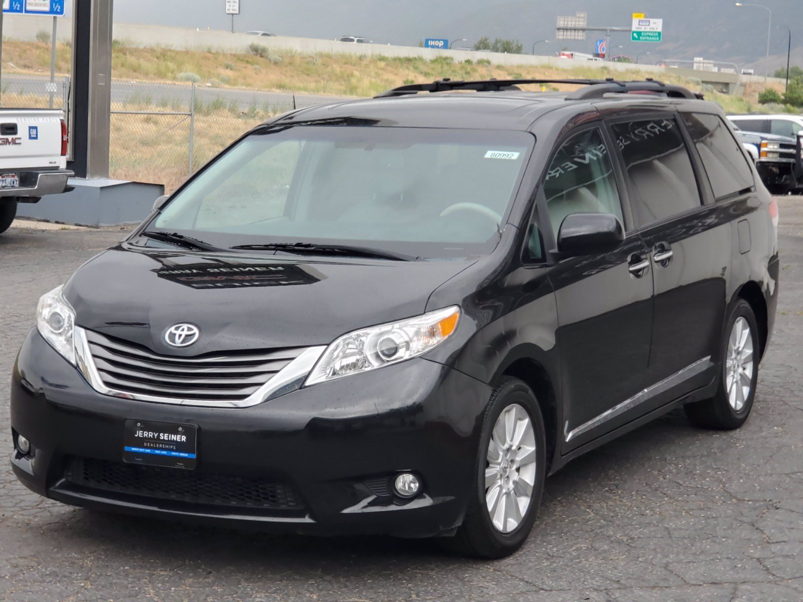 Pre-Owned 2014 Toyota Sienna XLE AWD Mini-van, Passenger