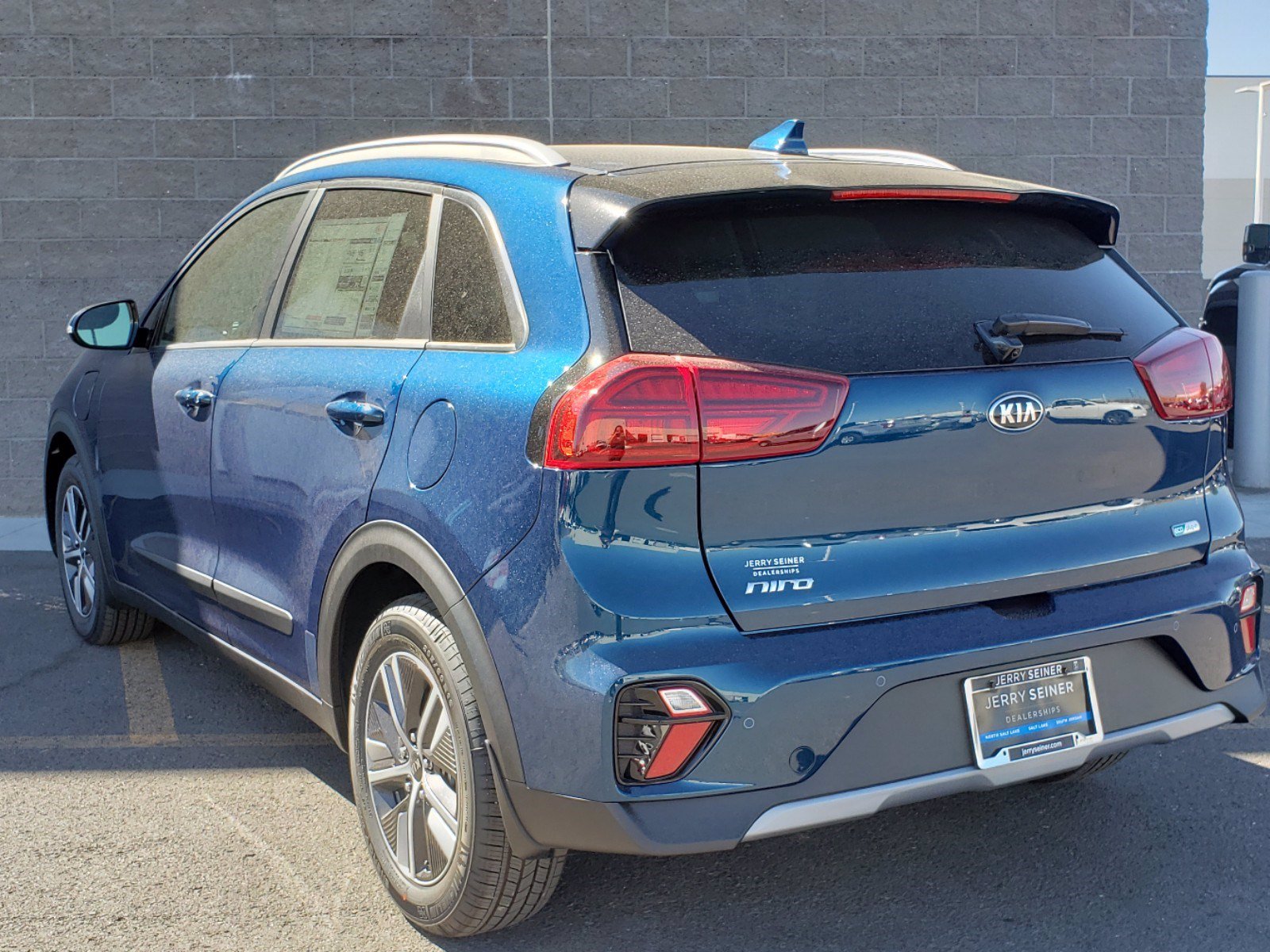 New 2020 Kia Niro Plug-In Hybrid EX Premium FWD Sport Utility