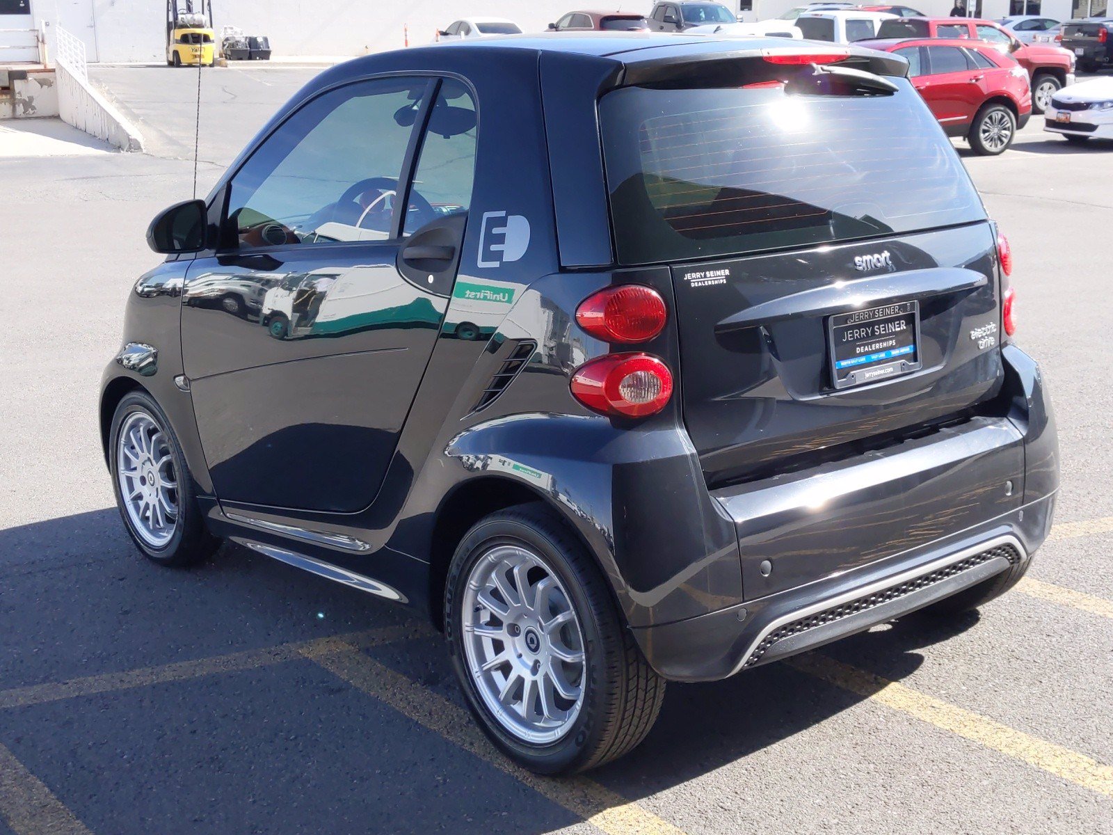 PreOwned 2014 smart fortwo electric drive Passion RWD 2dr Car