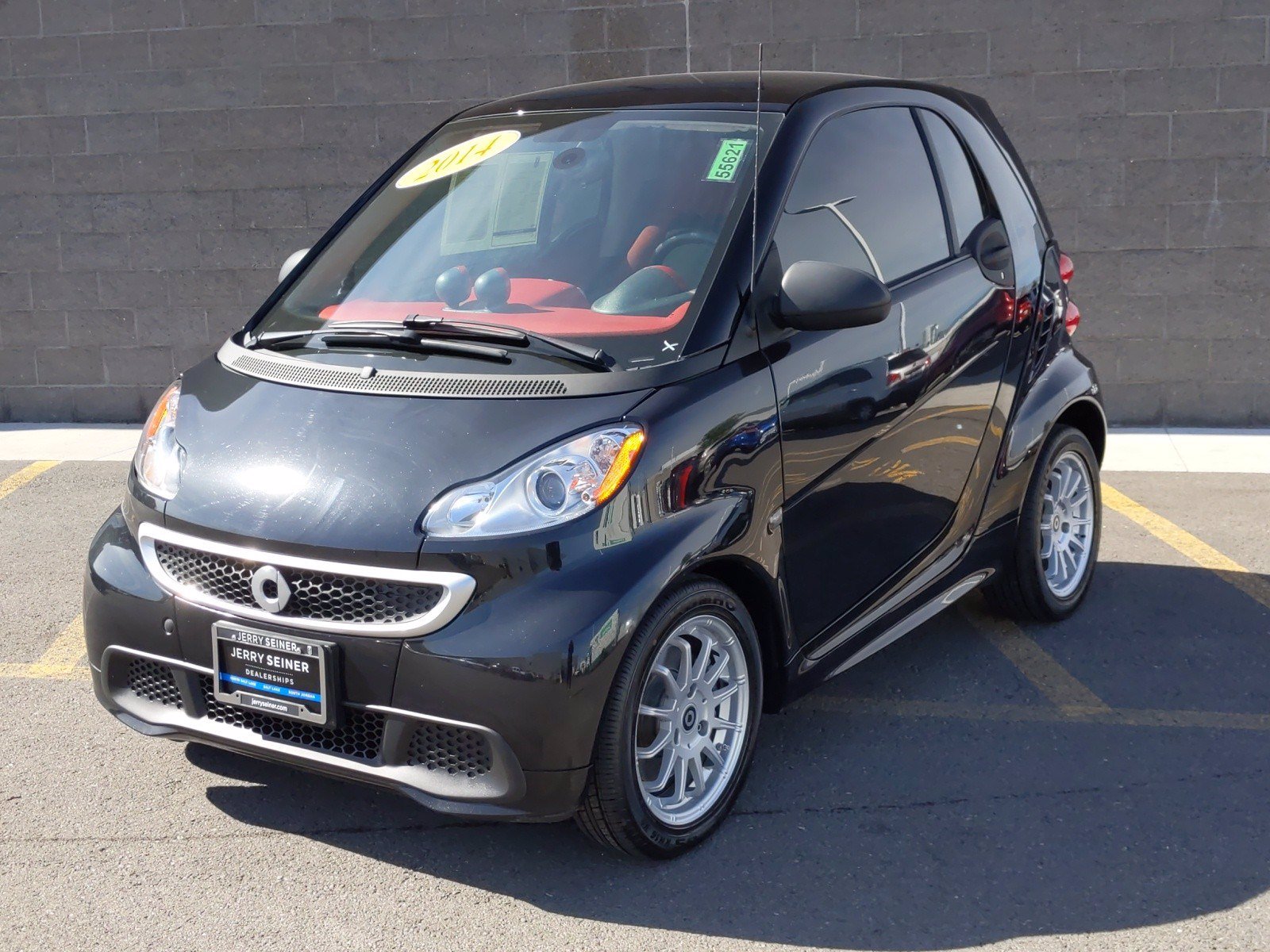 PreOwned 2014 smart fortwo electric drive Passion RWD 2dr Car